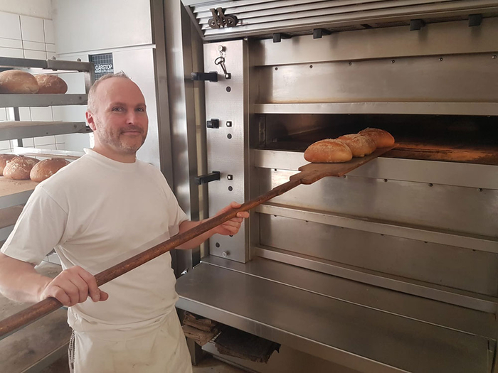 Bäckerhandwerk - Brot ausbacken